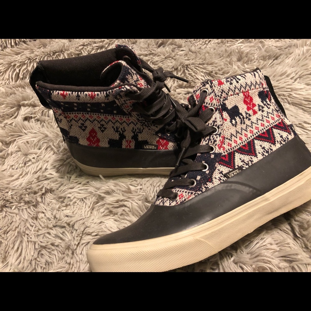 Vans Sk8-hi Ugly Christmas Sweater, women’s 8.5